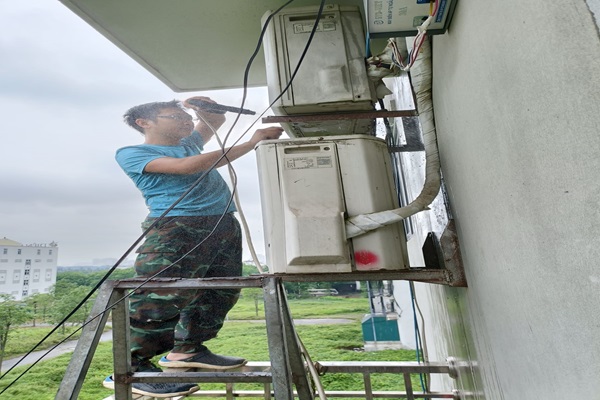 Dịch Vụ Vệ Sinh, Bảo Dưỡng Điều Hòa Tại Nhà Giá Rẻ Quận Đống Đa.