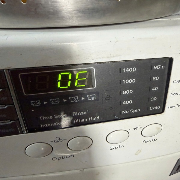 Lỗi OE máy giặt LG. Nhận sửa máy giặt tại Hà Nội.