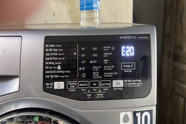 Sửa máy giặt Electrolux báo lỗi E20 do tắc đường thoát nước tại huyện Thanh Trì