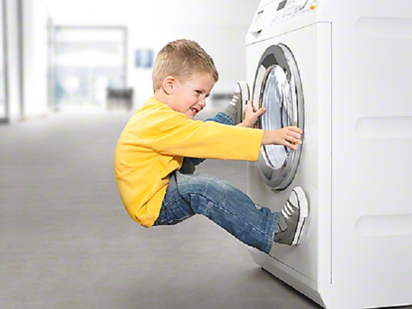Hướng dẫn chi tiết cách mở khóa trẻ em máy giặt Electrolux đơn giản