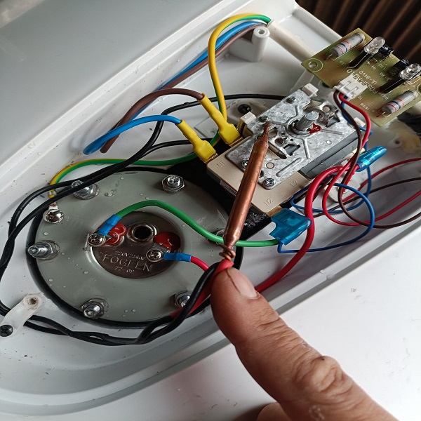 Chuyên sửa chữa bình nóng lạnh tại nhà có bảo hành tại Phương Liên - Đống Đa - Hà Nội.