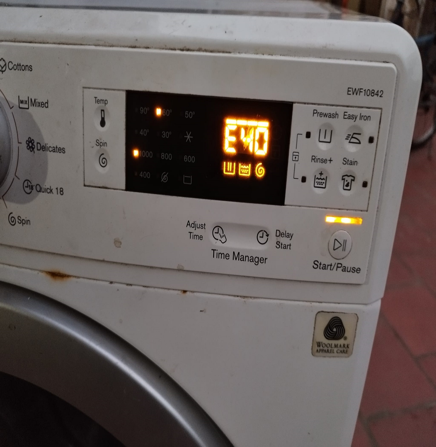 Lỗi E40 máy giặt Electrolux. Nhận sửa máy giặt tại Hà Nội.