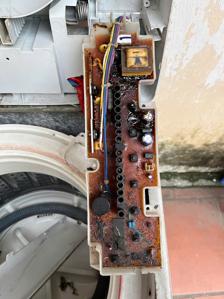 Sửa chữa máy giặt Sanyo hỏng bo mạch tại phố Huỳnh Tấn Phát - Long Biên.