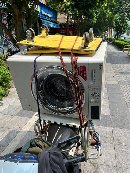 Thu mua máy giặt LG cũ tại tòa chung cư C4 đường Nguyễn Cơ Thạch - Hà Nội.