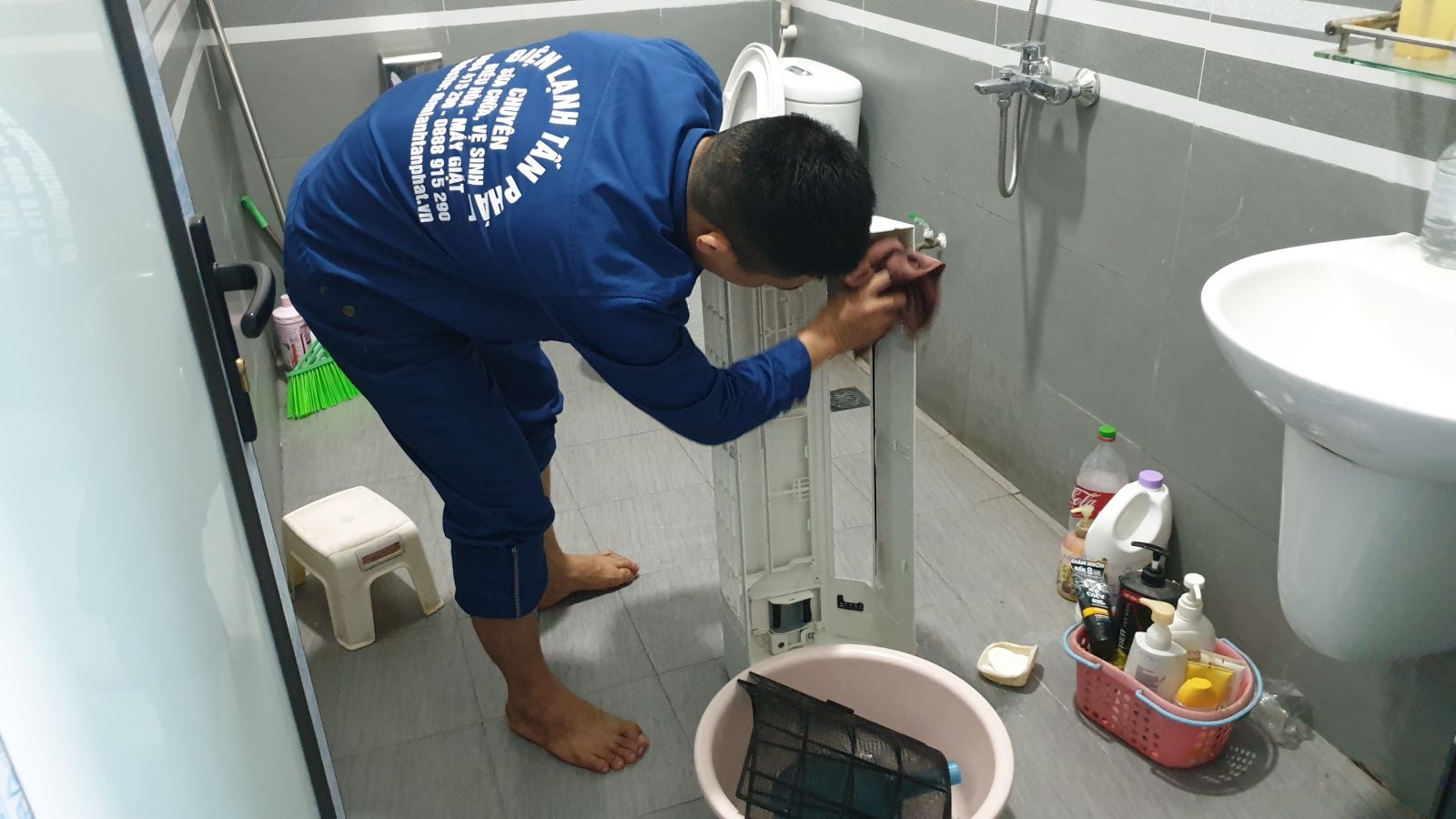 vệ sinh điều hòa giá rẻ tại nhà Hà Nội