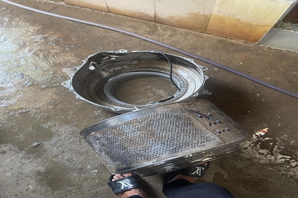 Chuyên dịch vụ vệ sinh máy giặt tại nhà tại Đức Giang - Long Biên - Hà Nội.